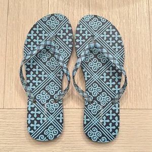 Vera Bradley Flip Flips - new